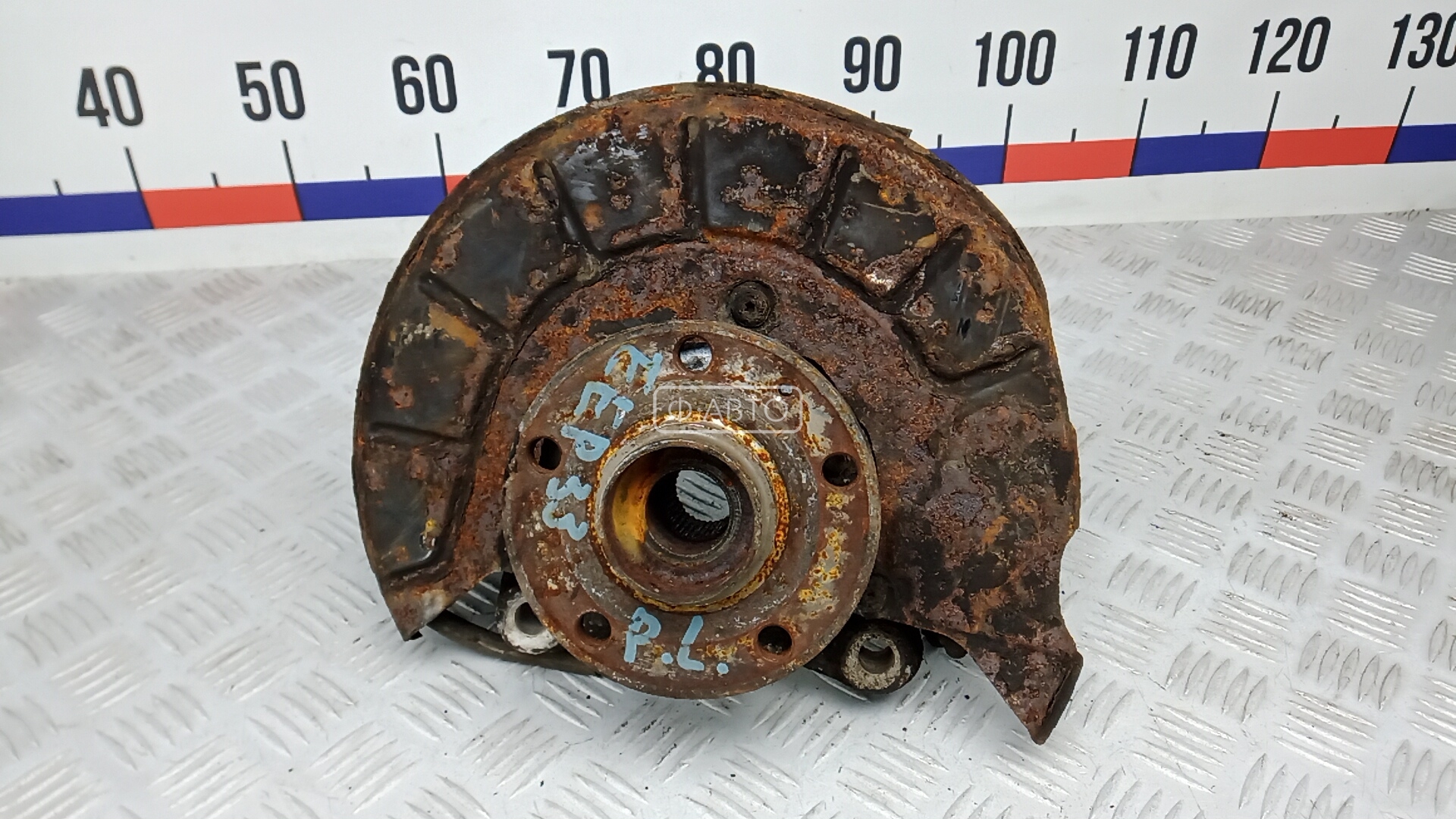 Ступица передняя левая