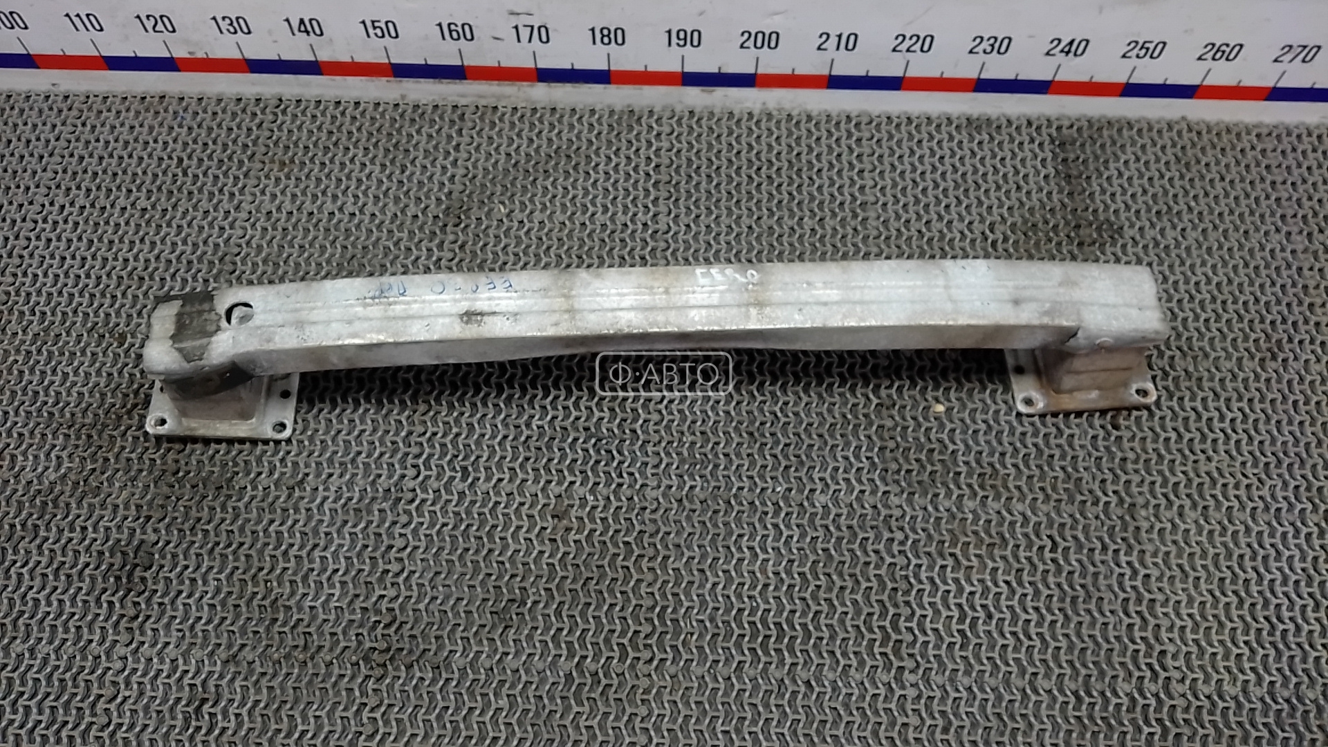 Усилитель бампера передний (кронштейн)