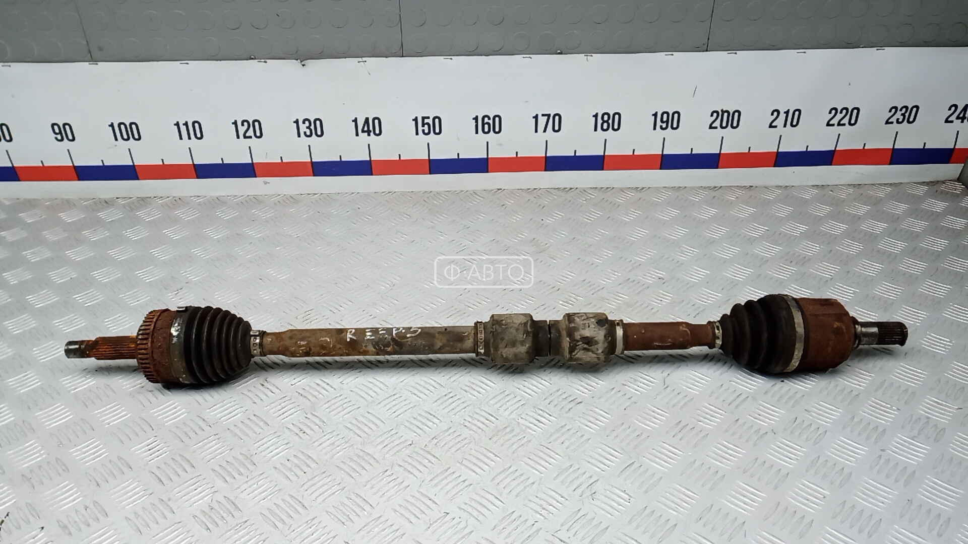 Привод передний правый