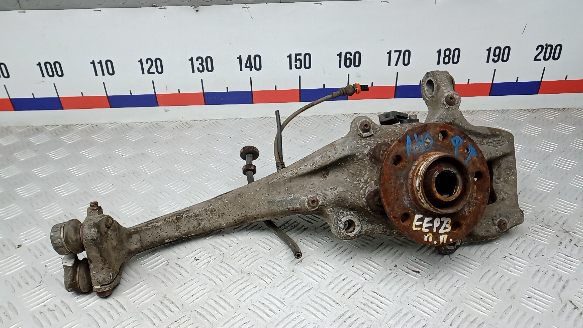 Ступица передняя правая AUDI A4 B8