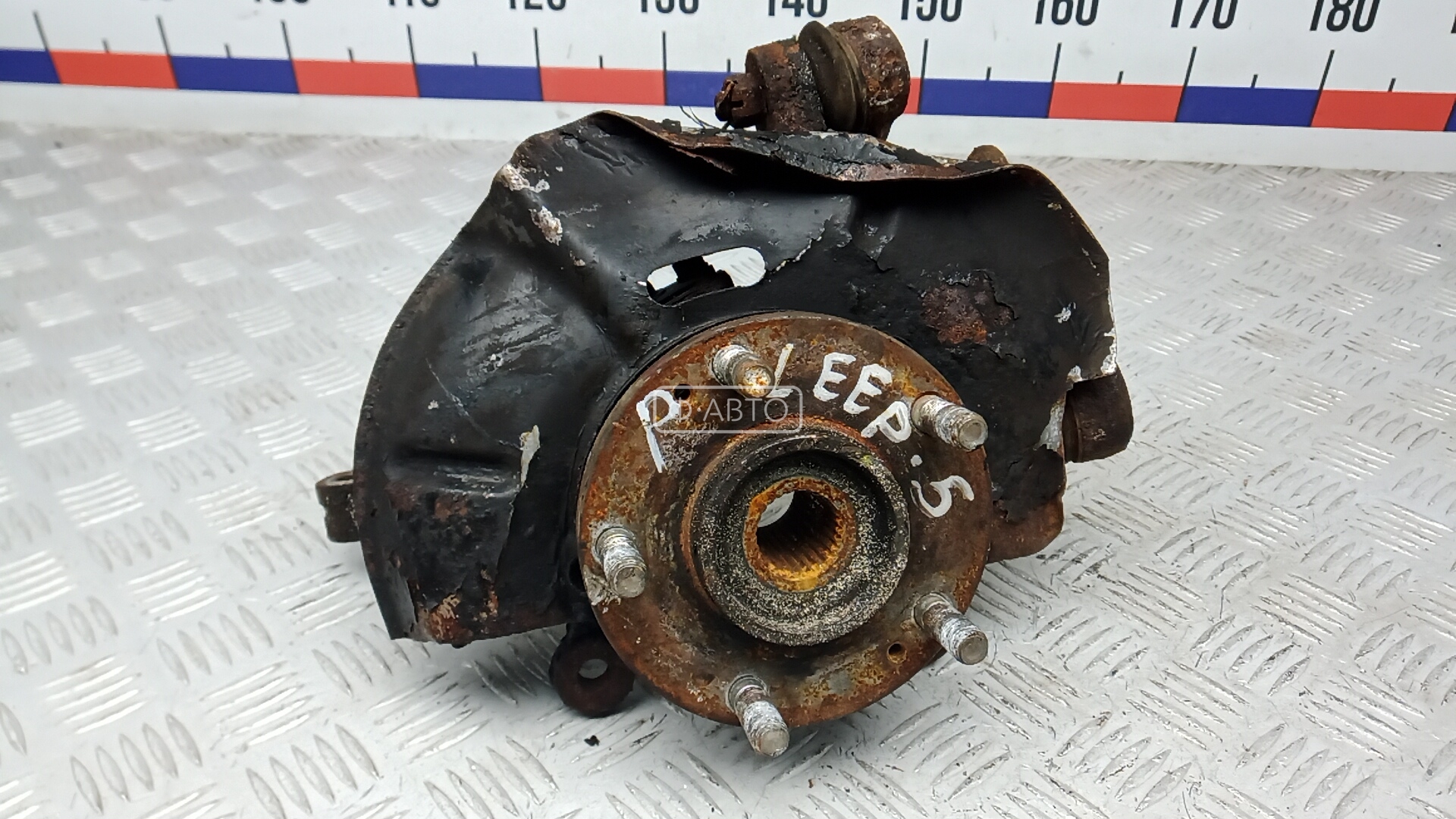 Ступица передняя левая