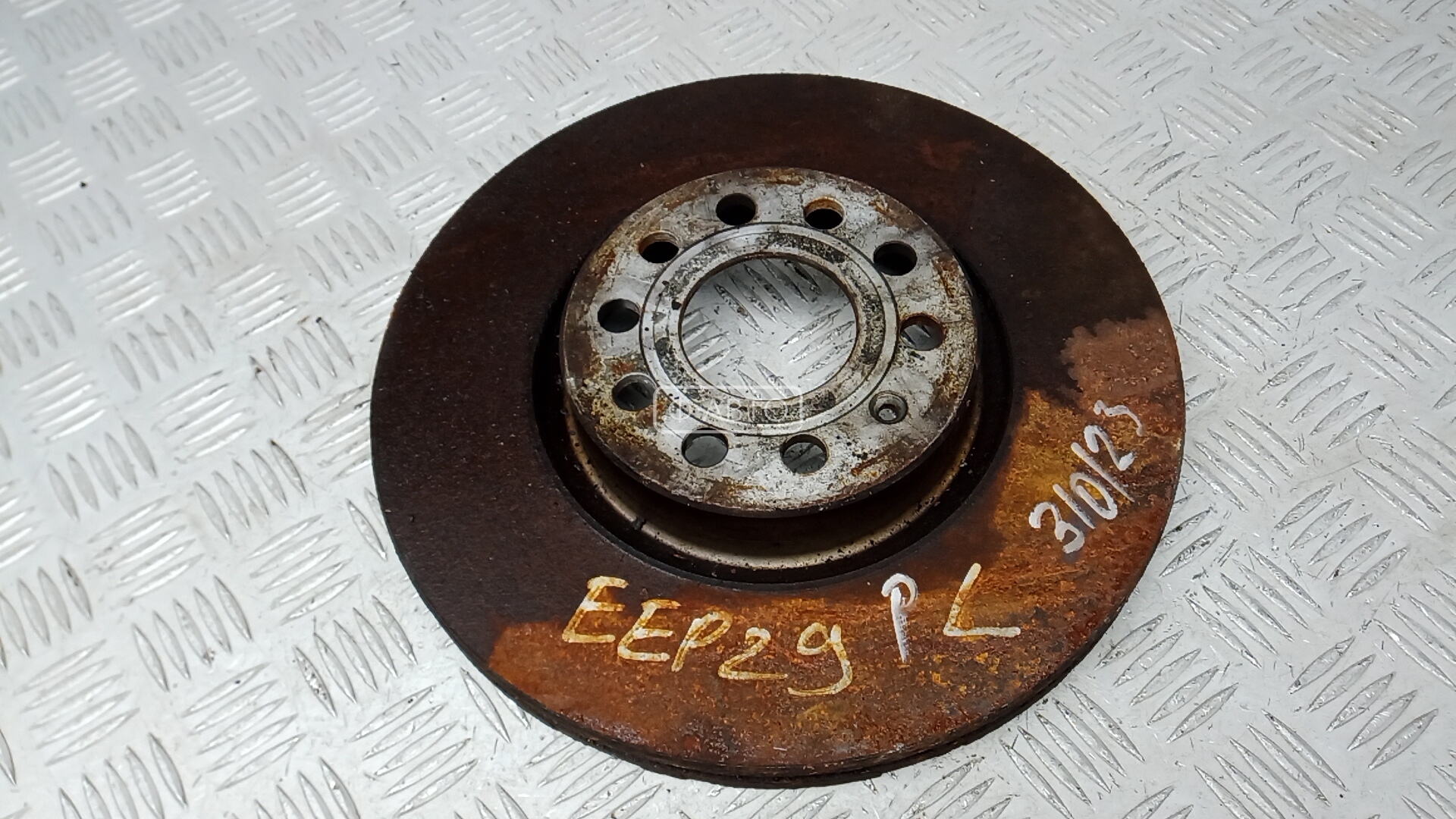 Диск тормозной передний