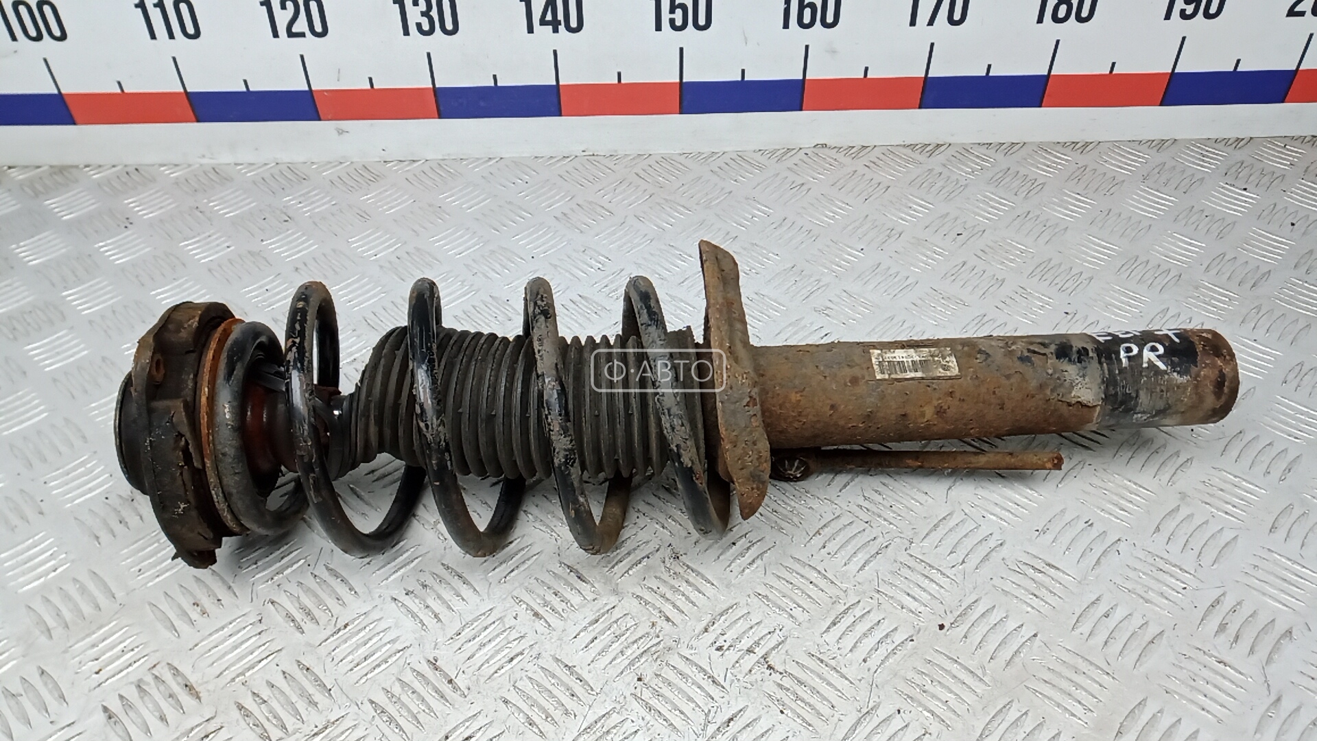 Стойка передняя правая