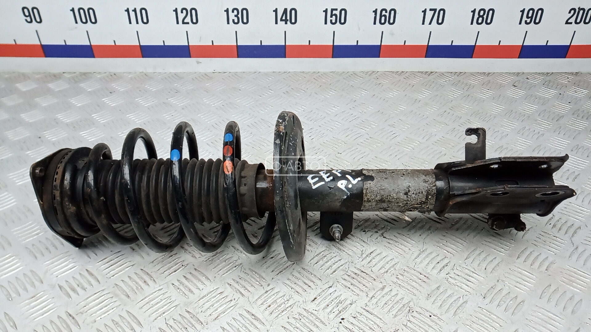 Стойка передняя левая