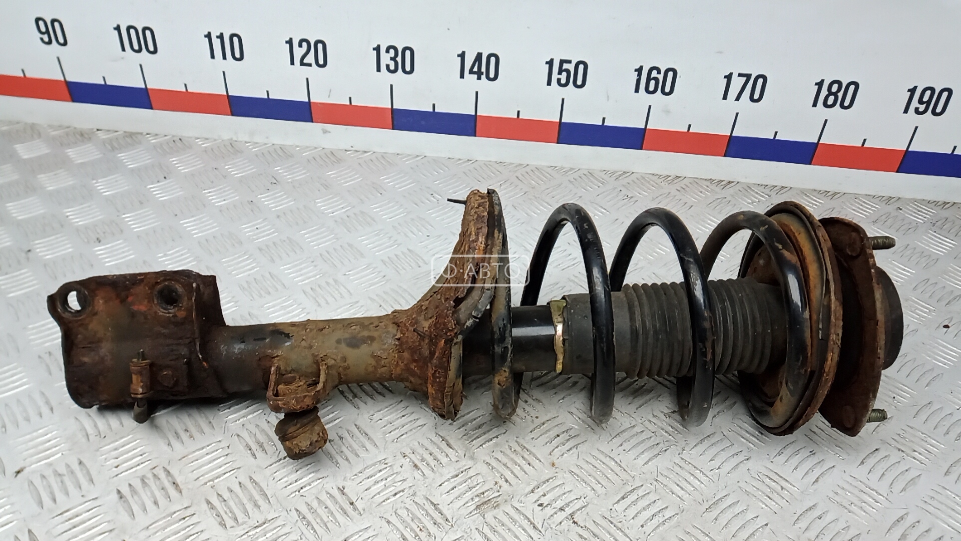 Стойка передняя левая