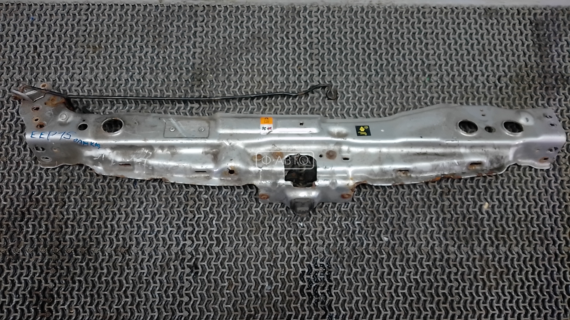 Рамка капота