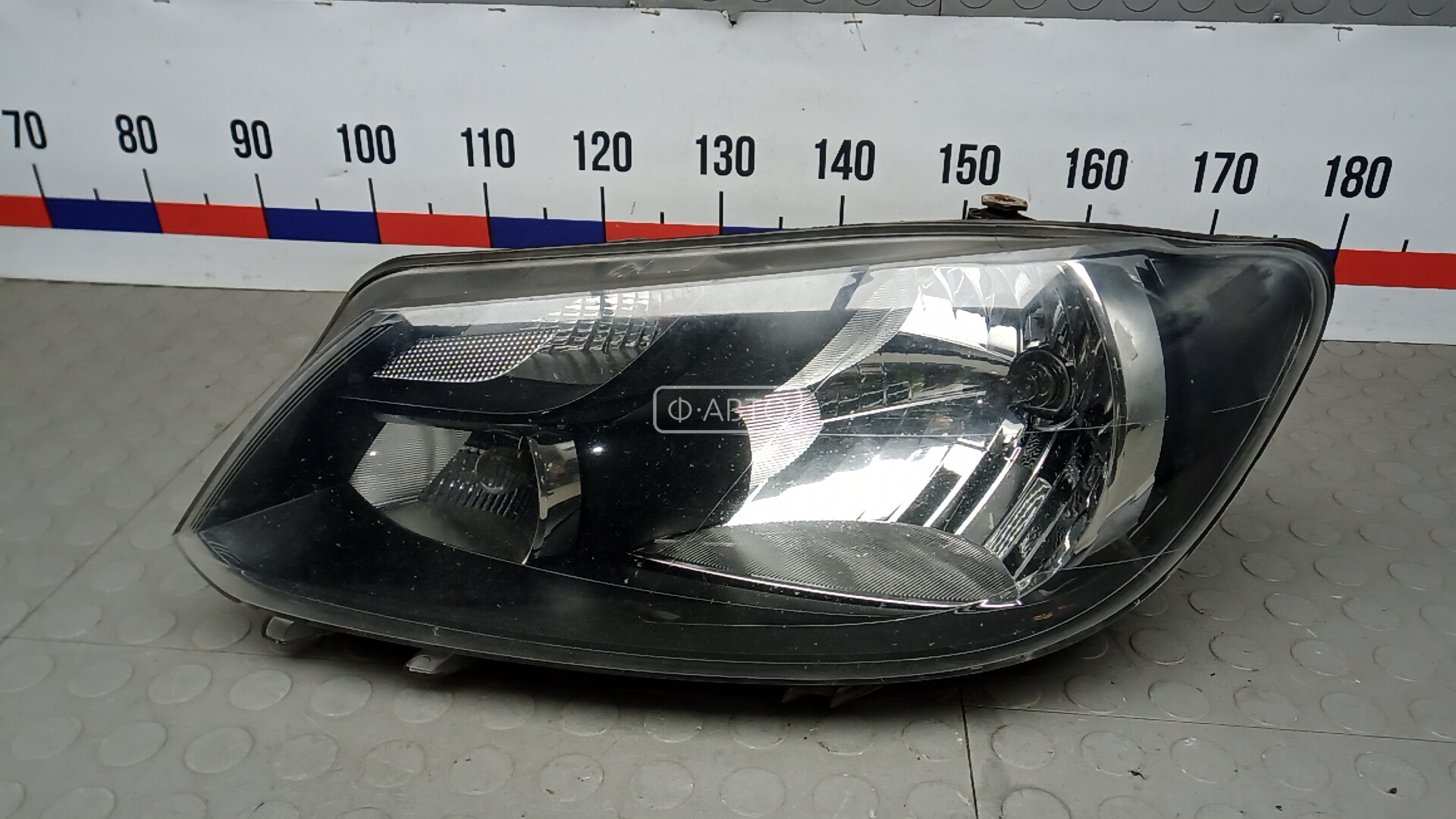 Фара левая VOLKSWAGEN CADDY 3