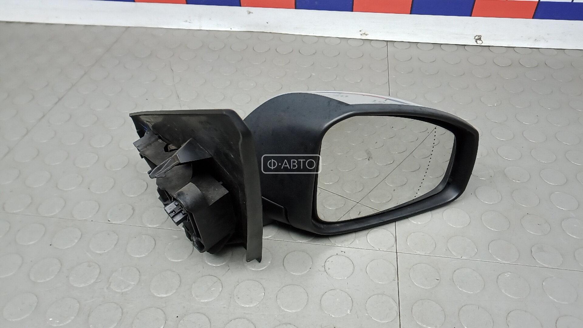 Зеркало наружное правое