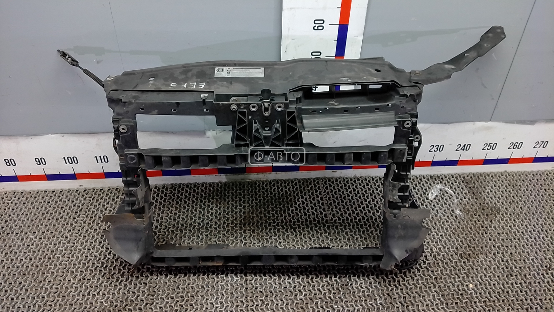 Передняя панель крепления облицовки (телевизор)