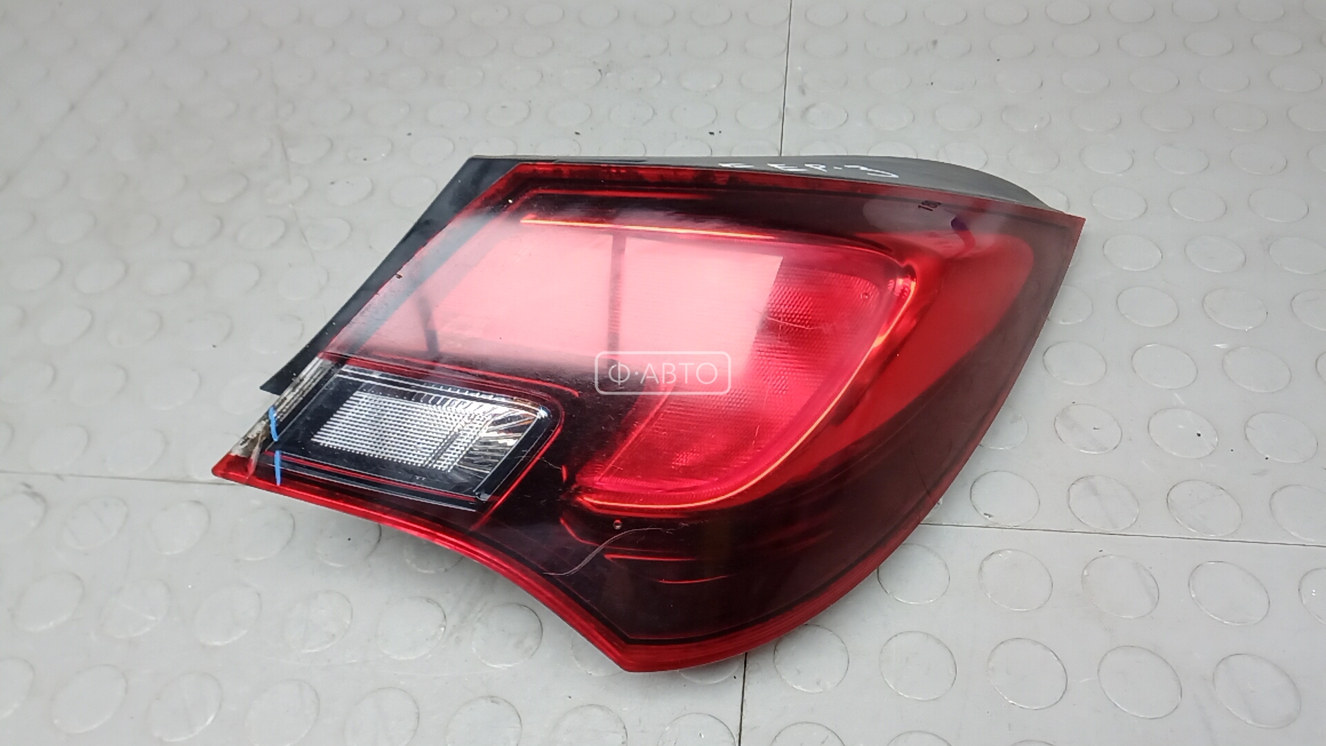 Фонарь задний правый