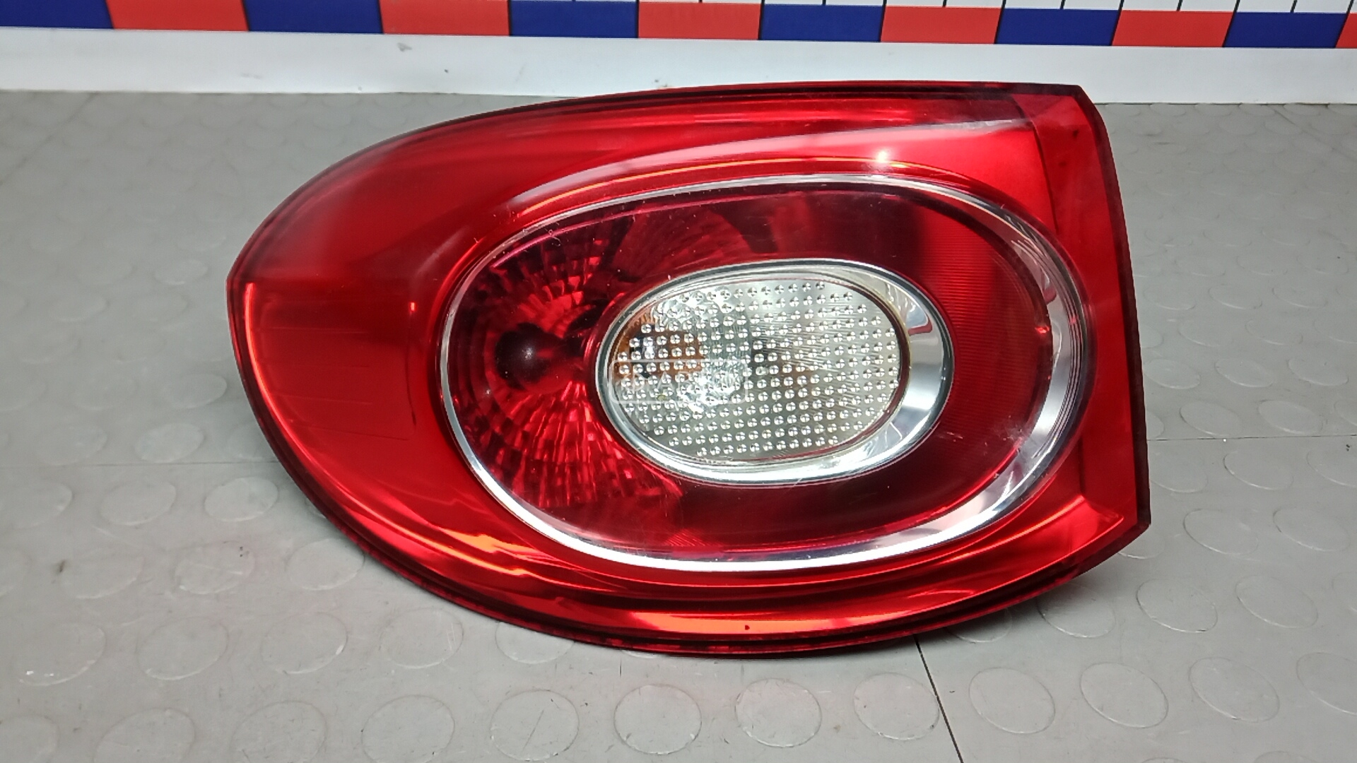 Фонарь задний левый