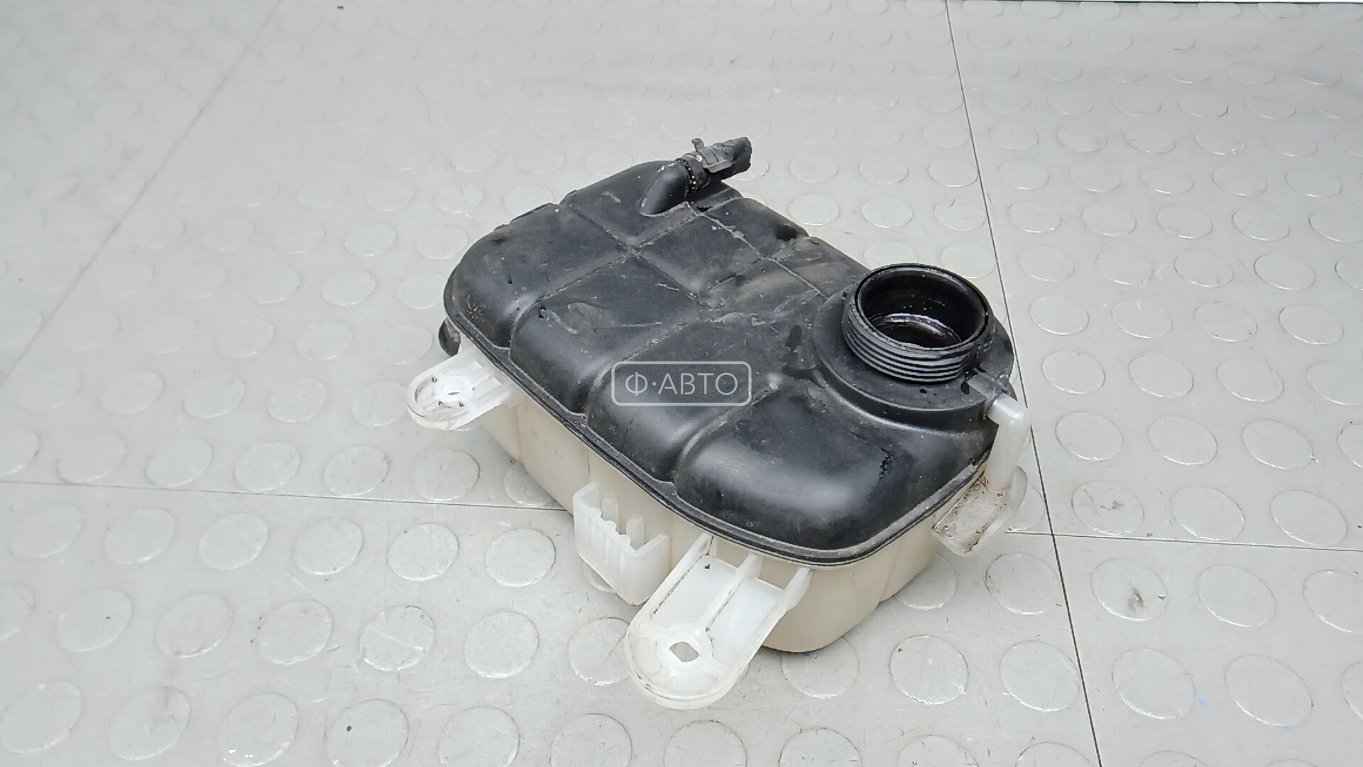 Бачок расширительный