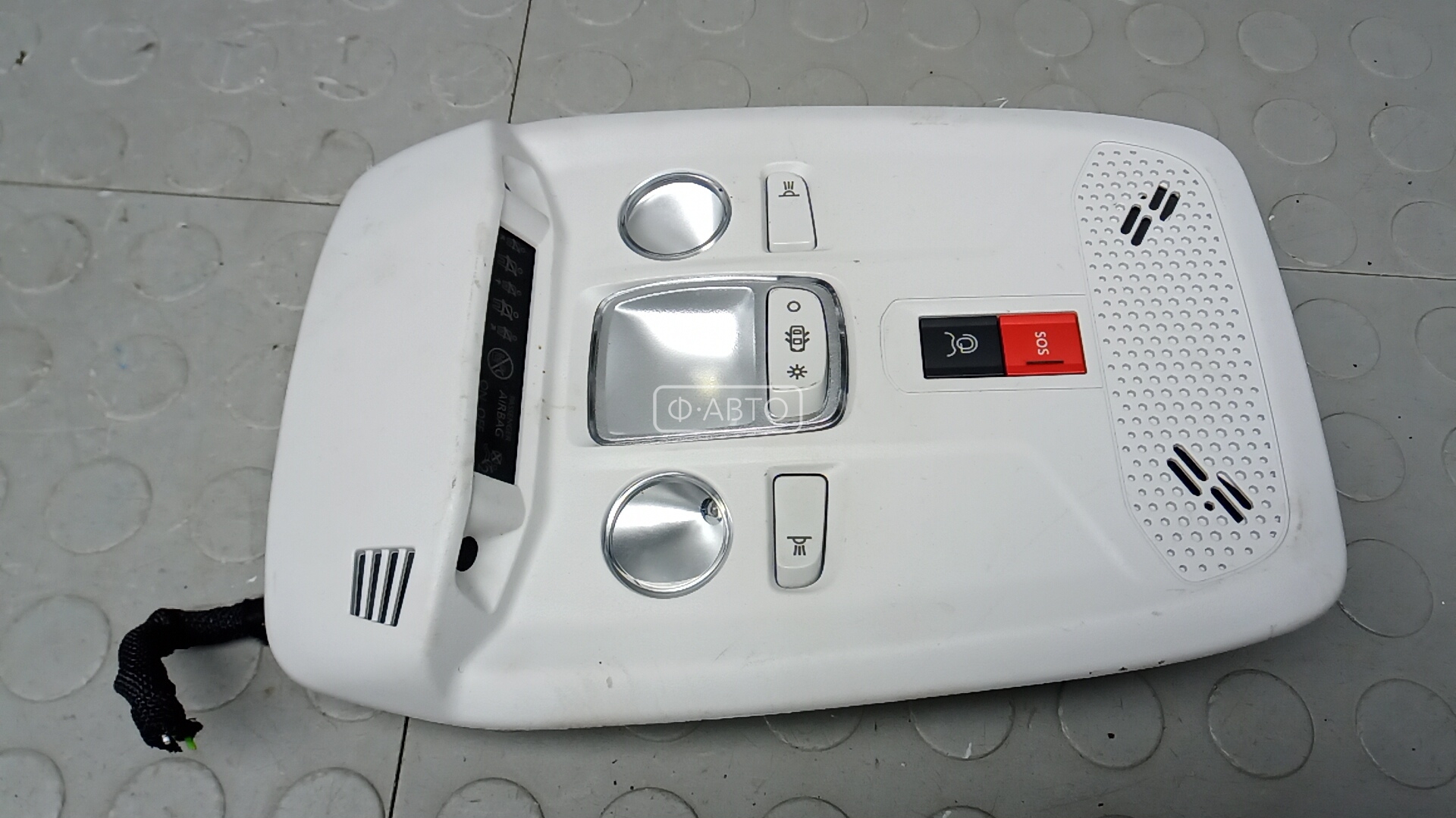 Фонарь освещения салона