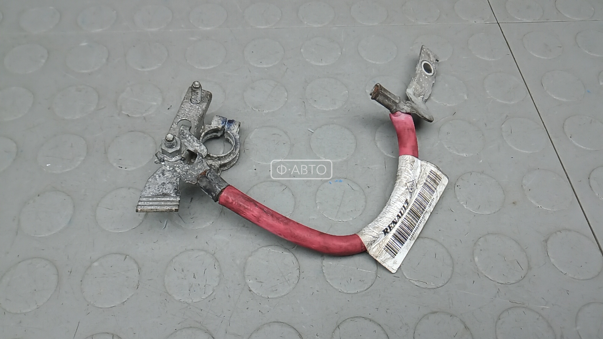 Клемма аккумулятора плюс