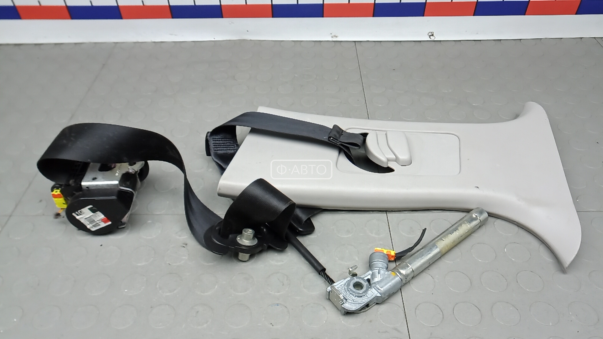 Ремень безопасности с пиропатроном сиденья переднего