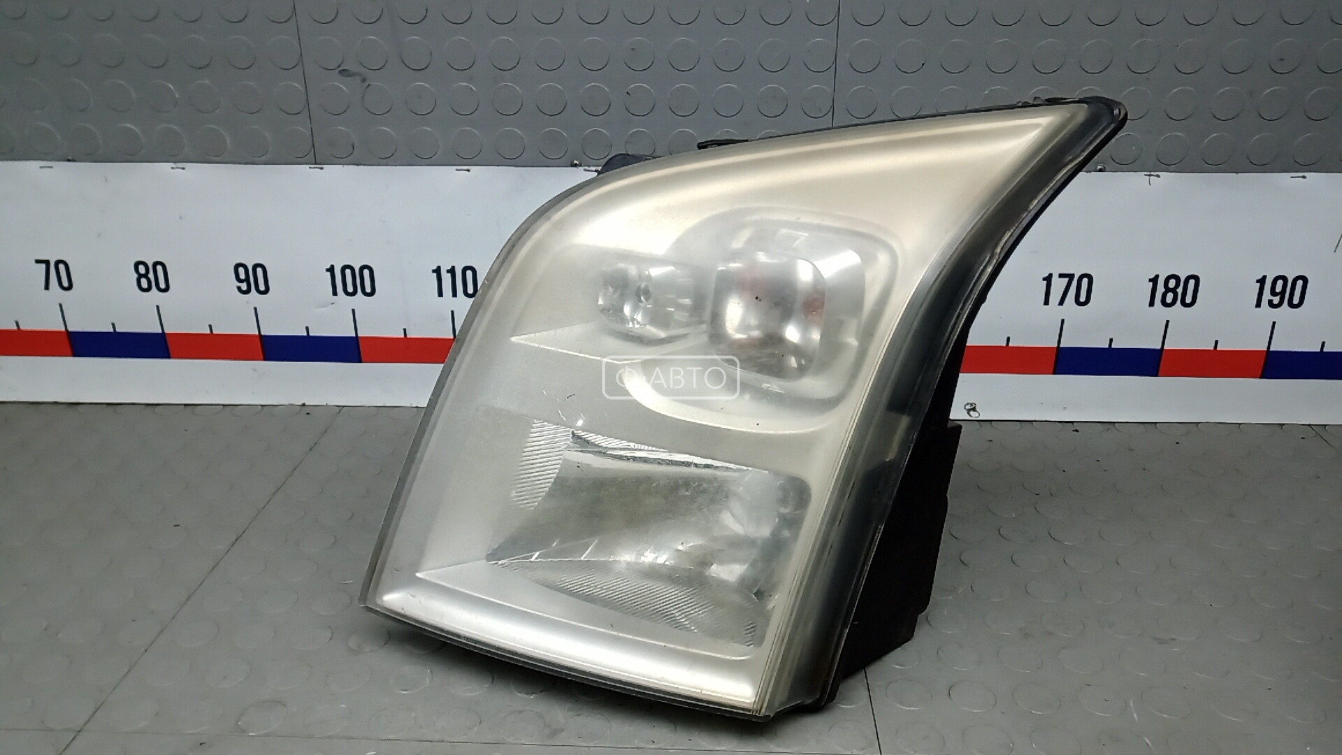 Фара левая