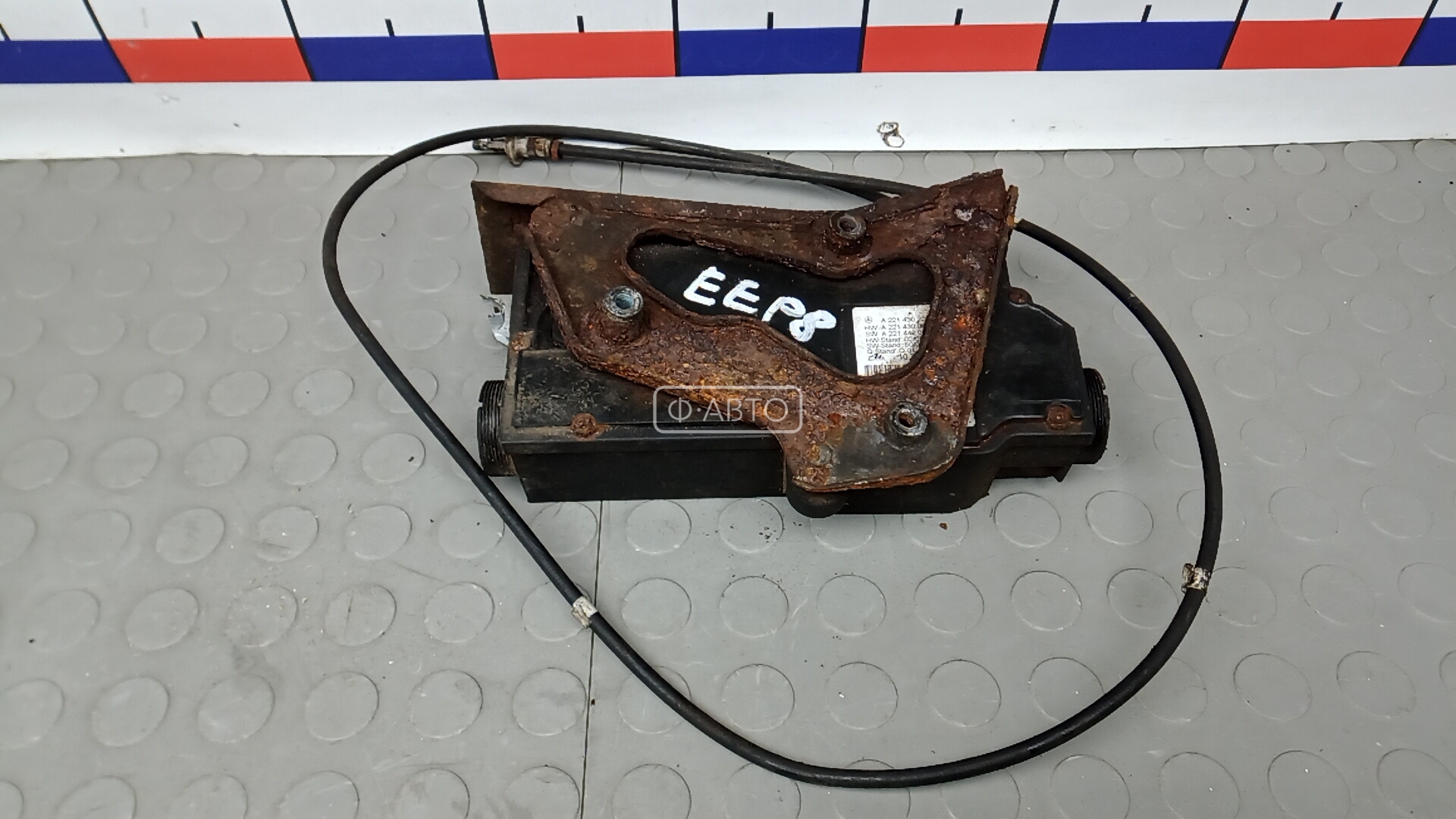 Стояночный тормоз электронный