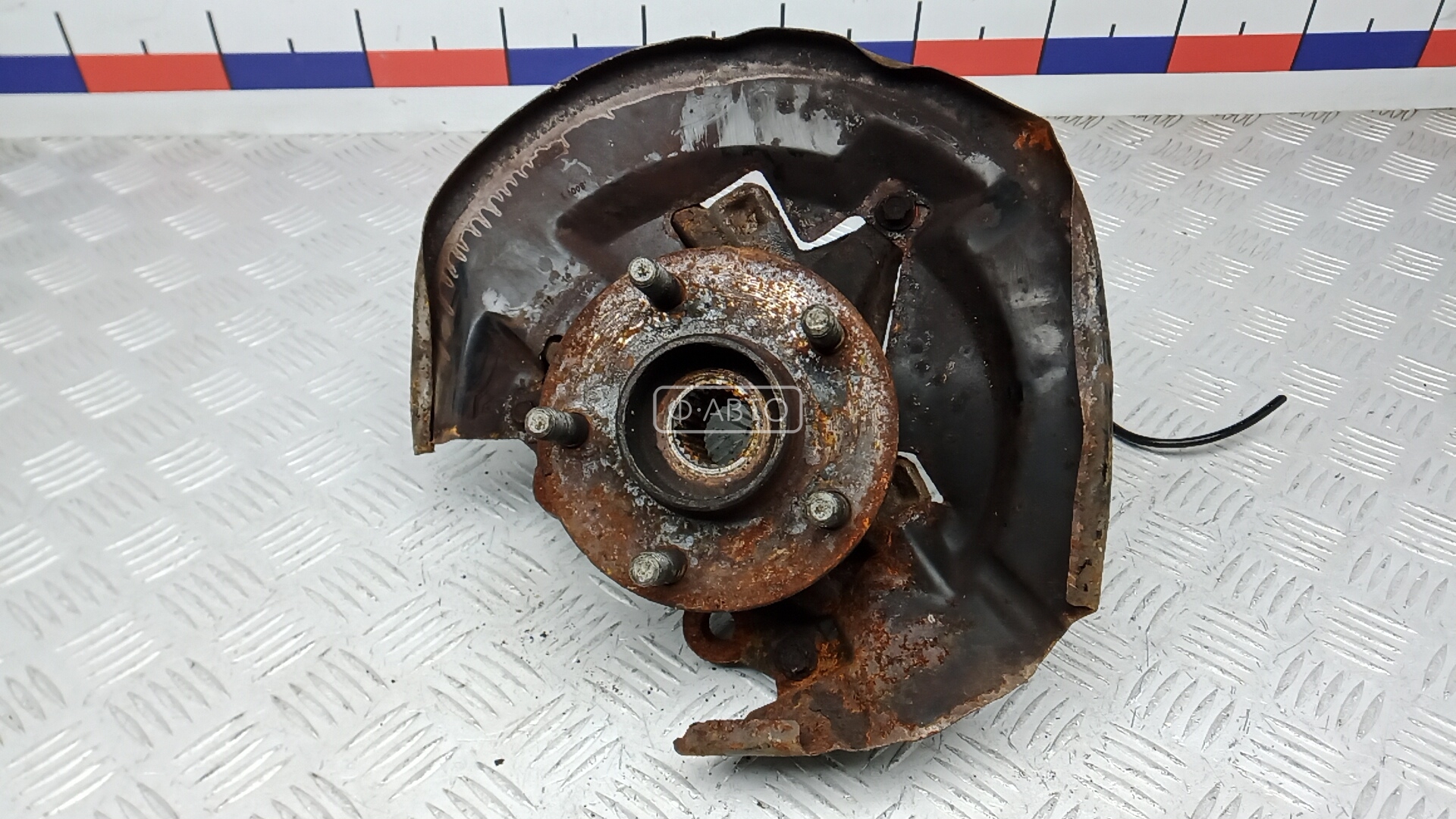 Ступица передняя левая