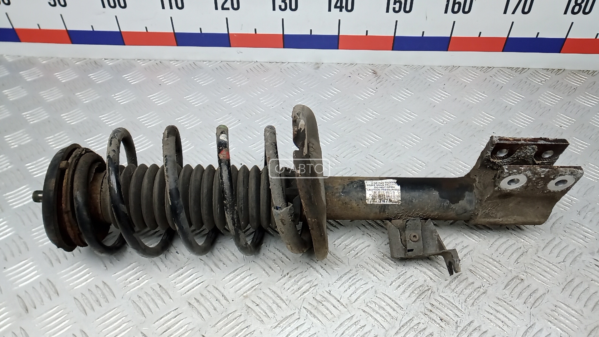 Стойка передняя правая