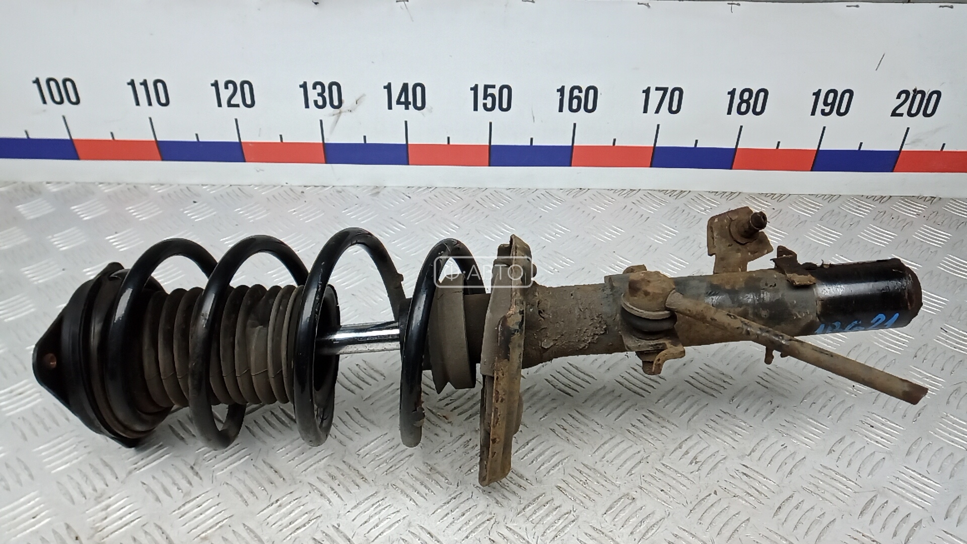 Стойка передняя левая