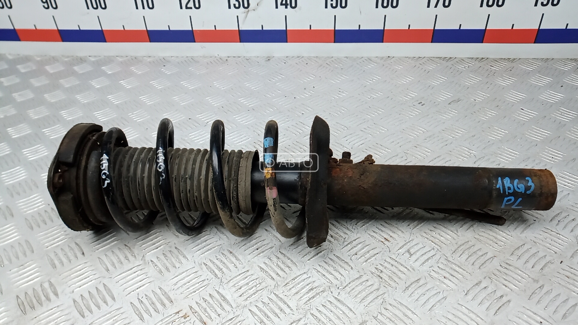 Стойка передняя левая