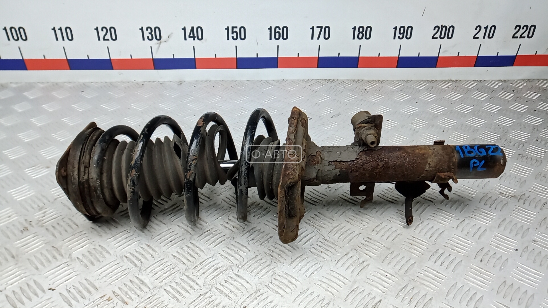 Стойка передняя левая