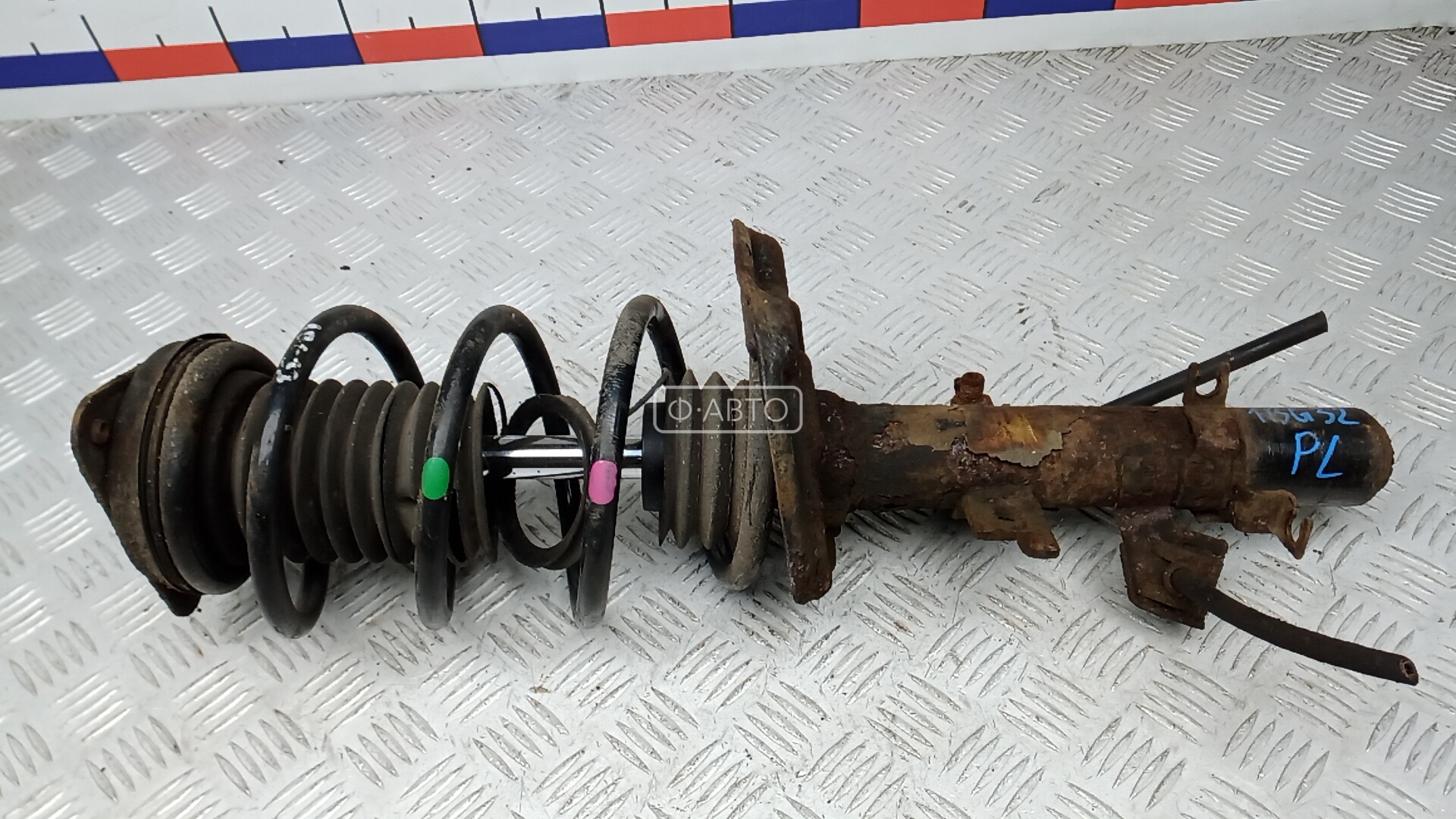 Стойка передняя левая