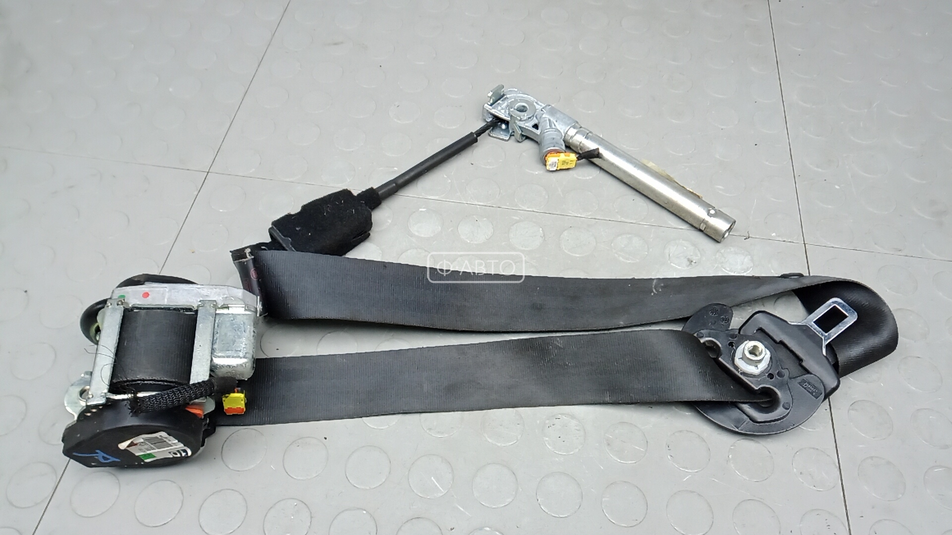 Ремень безопасности с пиропатроном сиденья переднего