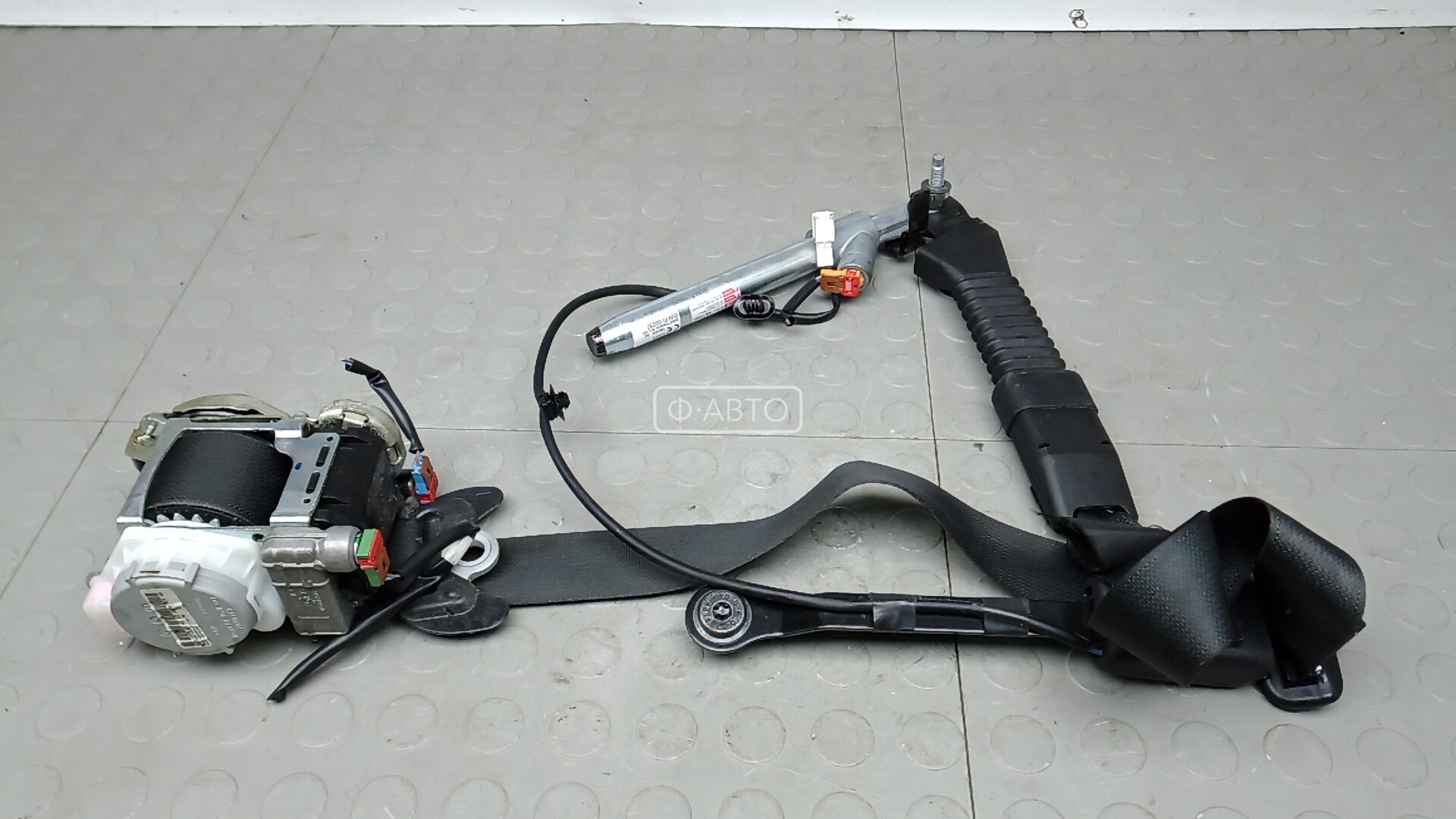 Ремень безопасности с пиропатроном сиденья переднего