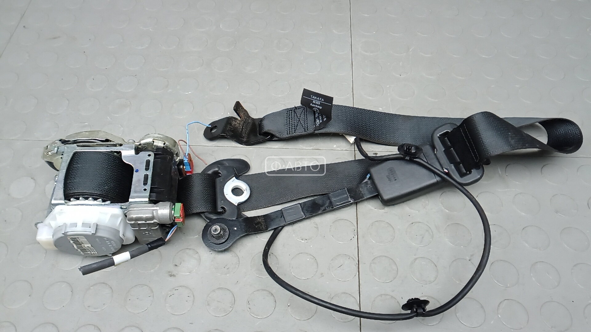 Ремень безопасности с пиропатроном сиденья переднего