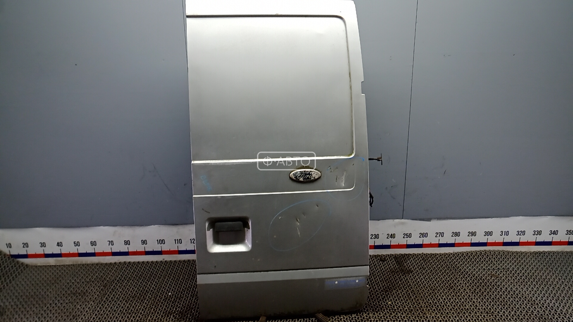 Дверь распашная правая