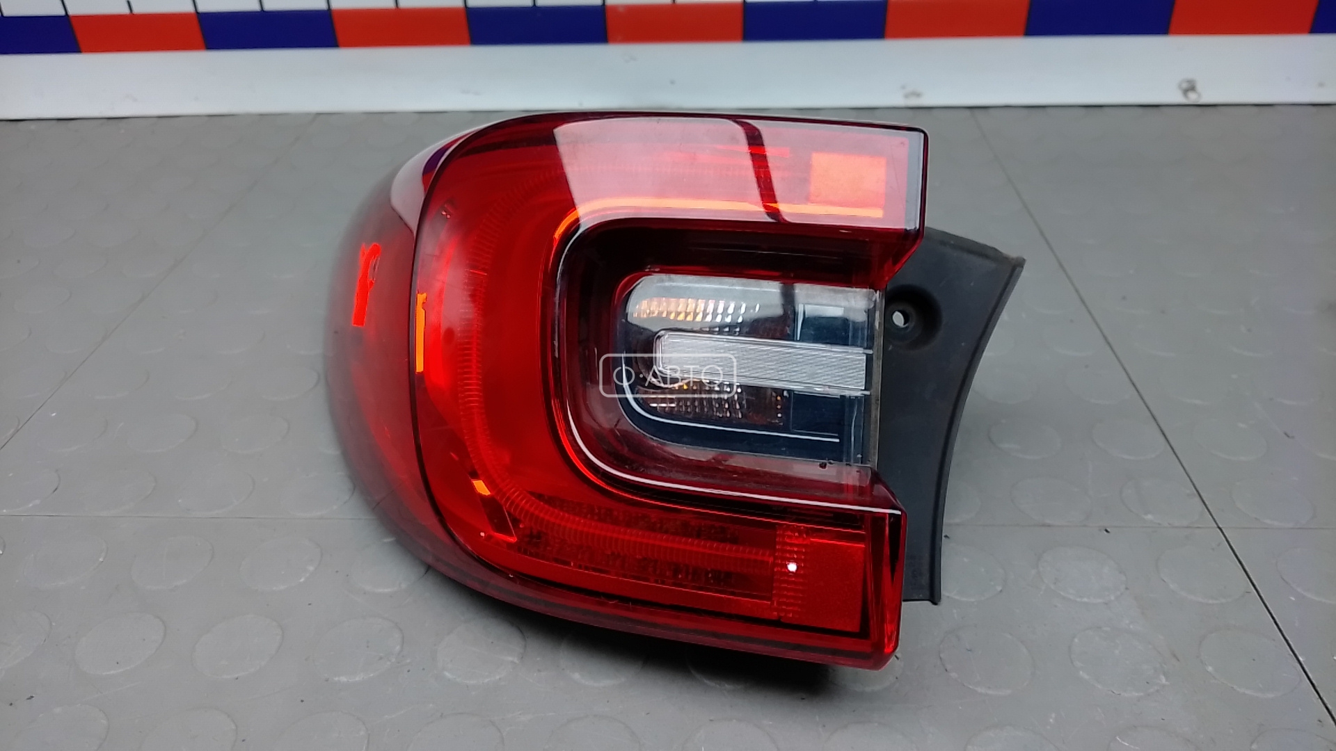 Фонарь задний левый