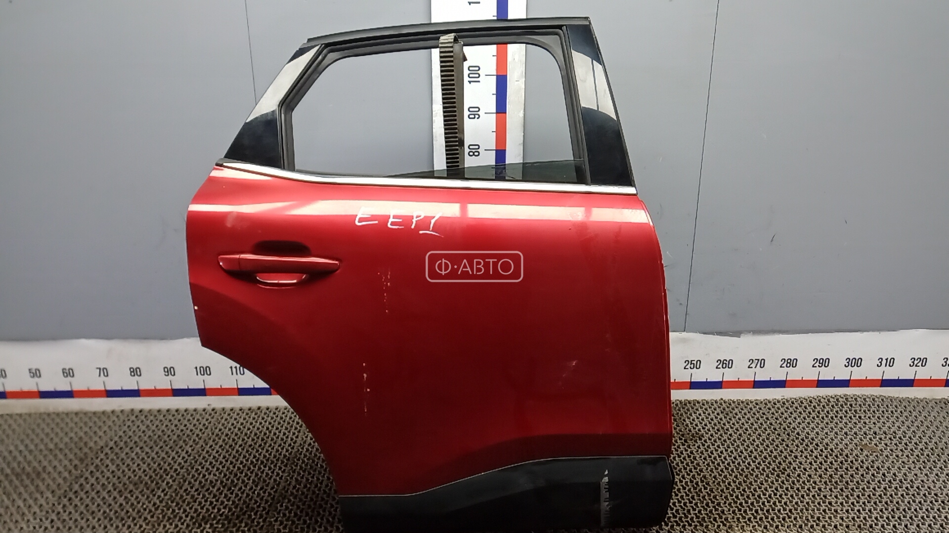 Дверь задняя правая