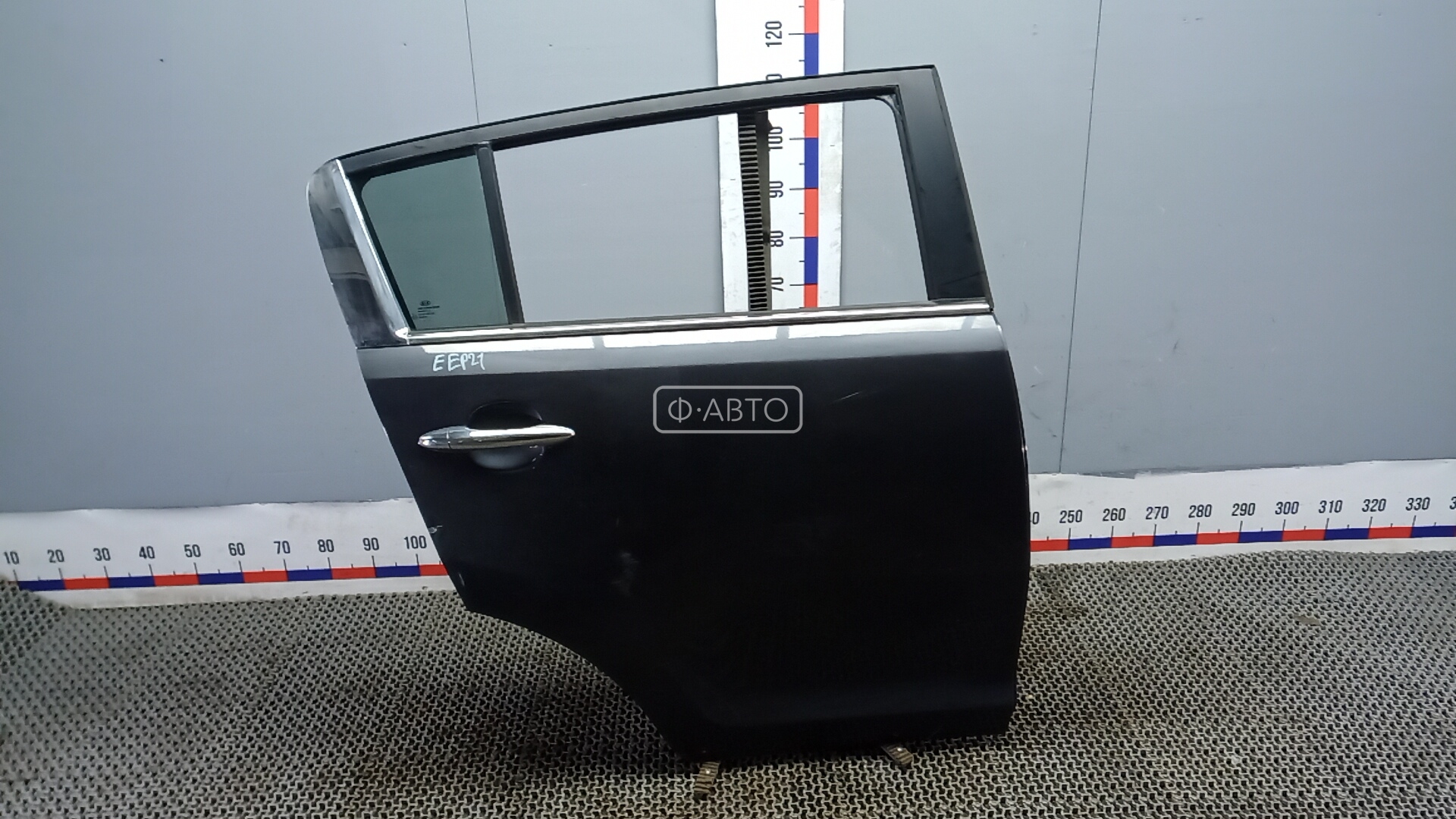 Дверь задняя правая