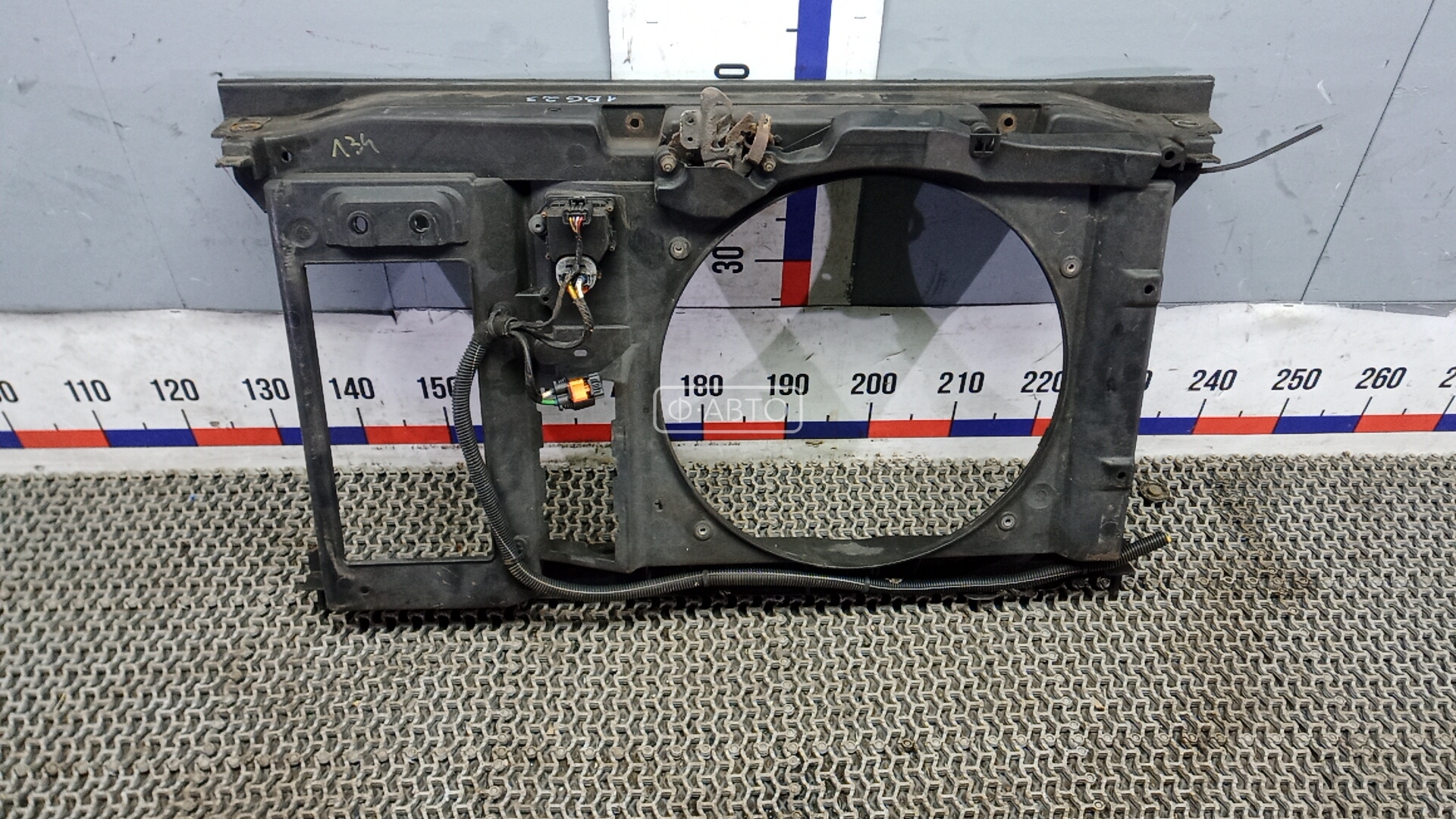 Передняя панель крепления облицовки (телевизор)