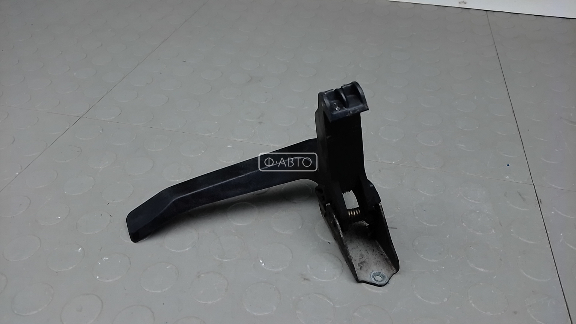 Ручка открывания капота