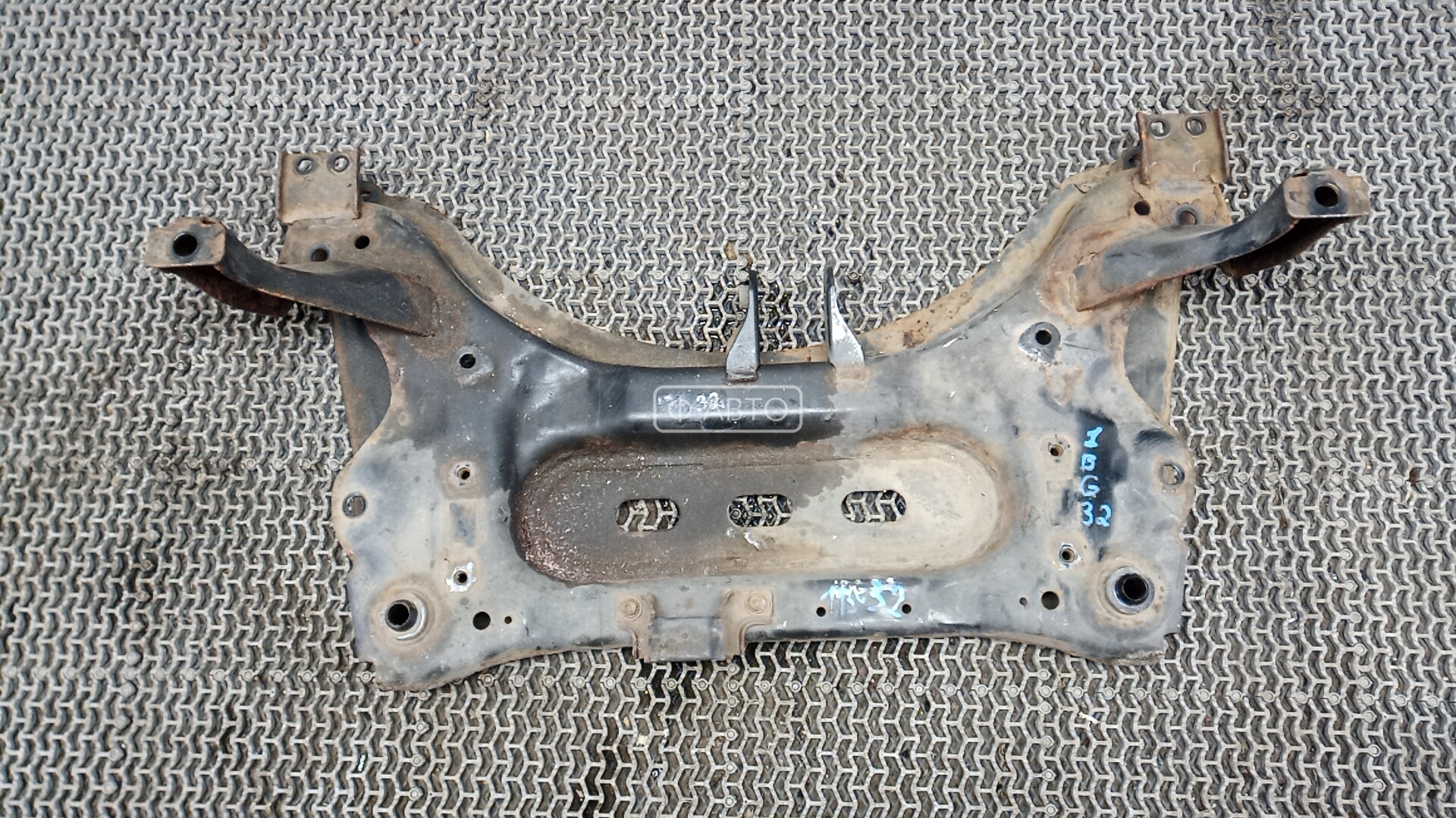 Балка подвески передняя