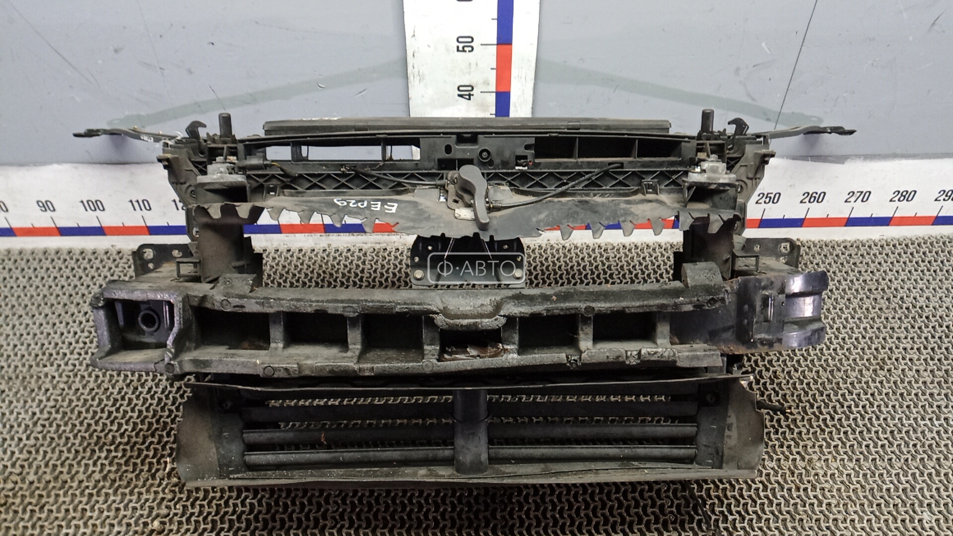 Передняя панель крепления облицовки (телевизор)