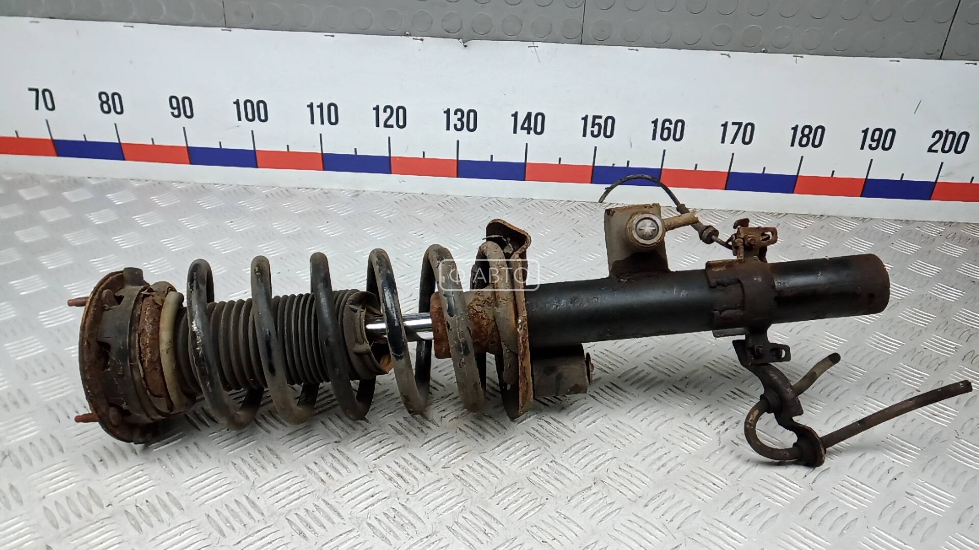 Стойка задняя левая