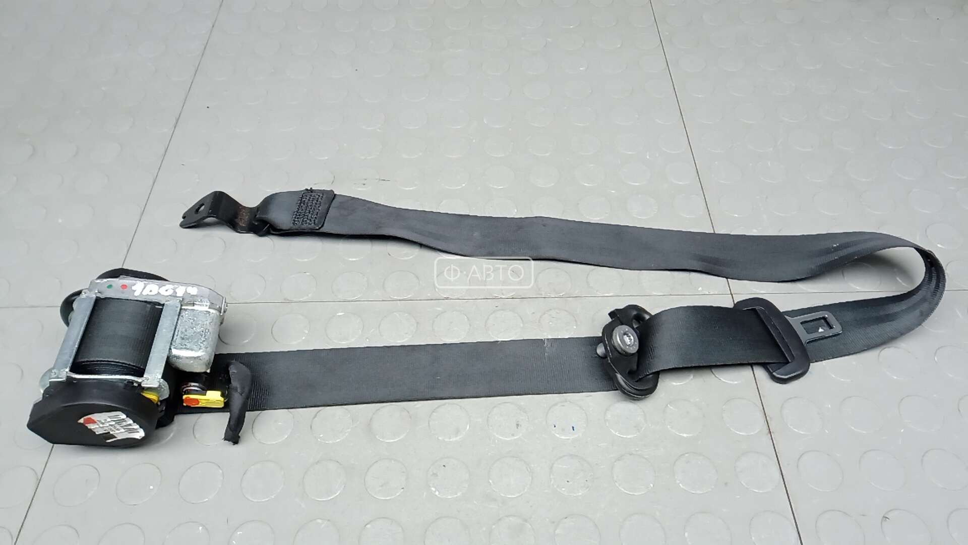Ремень безопасности с пиропатроном сиденья переднего