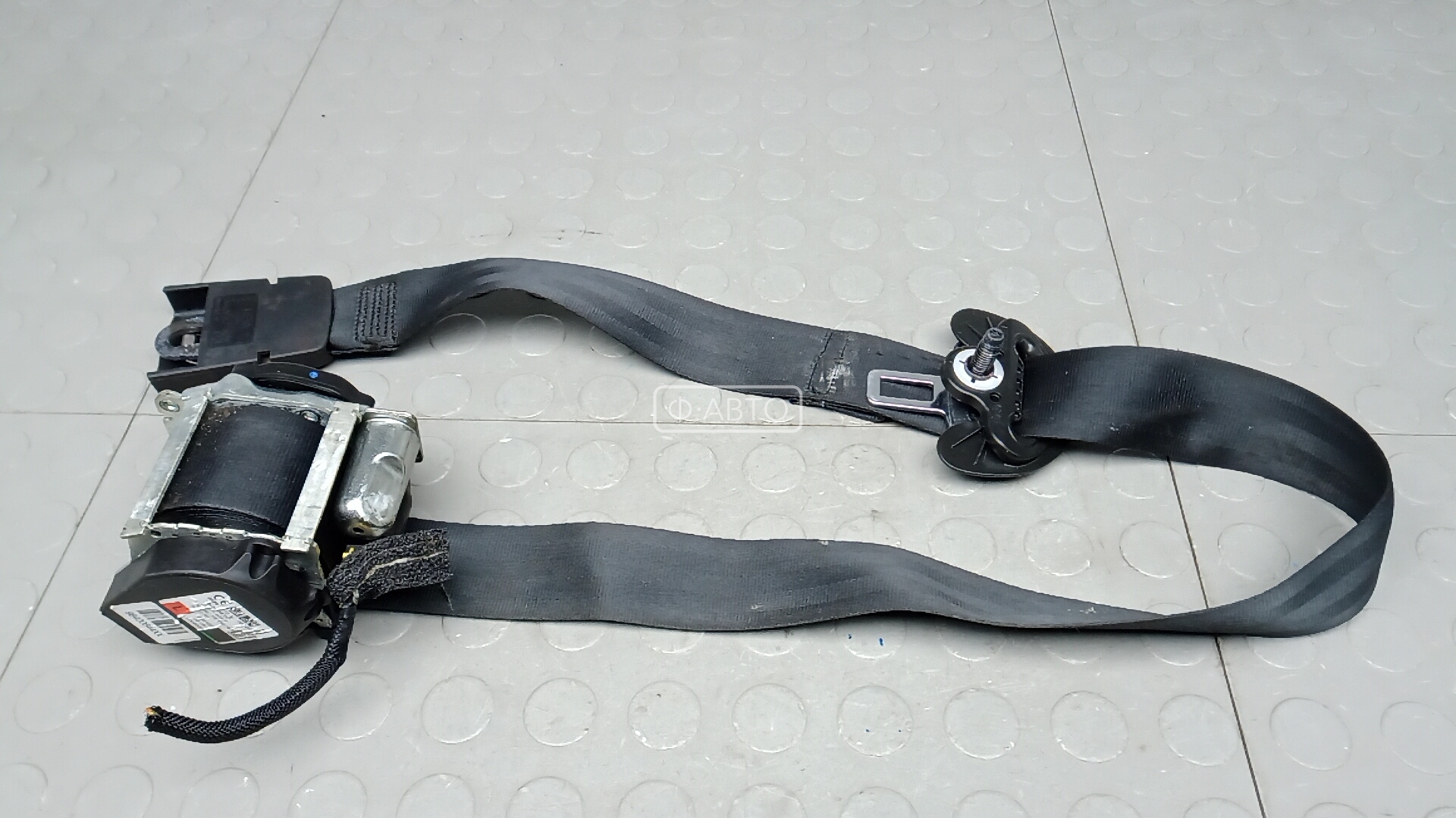 Ремень безопасности с пиропатроном сиденья переднего