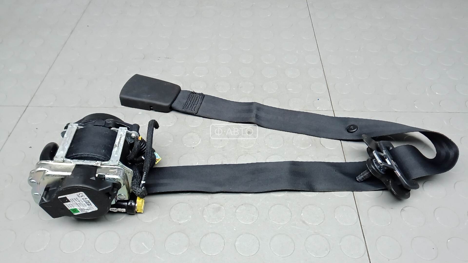 Ремень безопасности с пиропатроном сиденья переднего