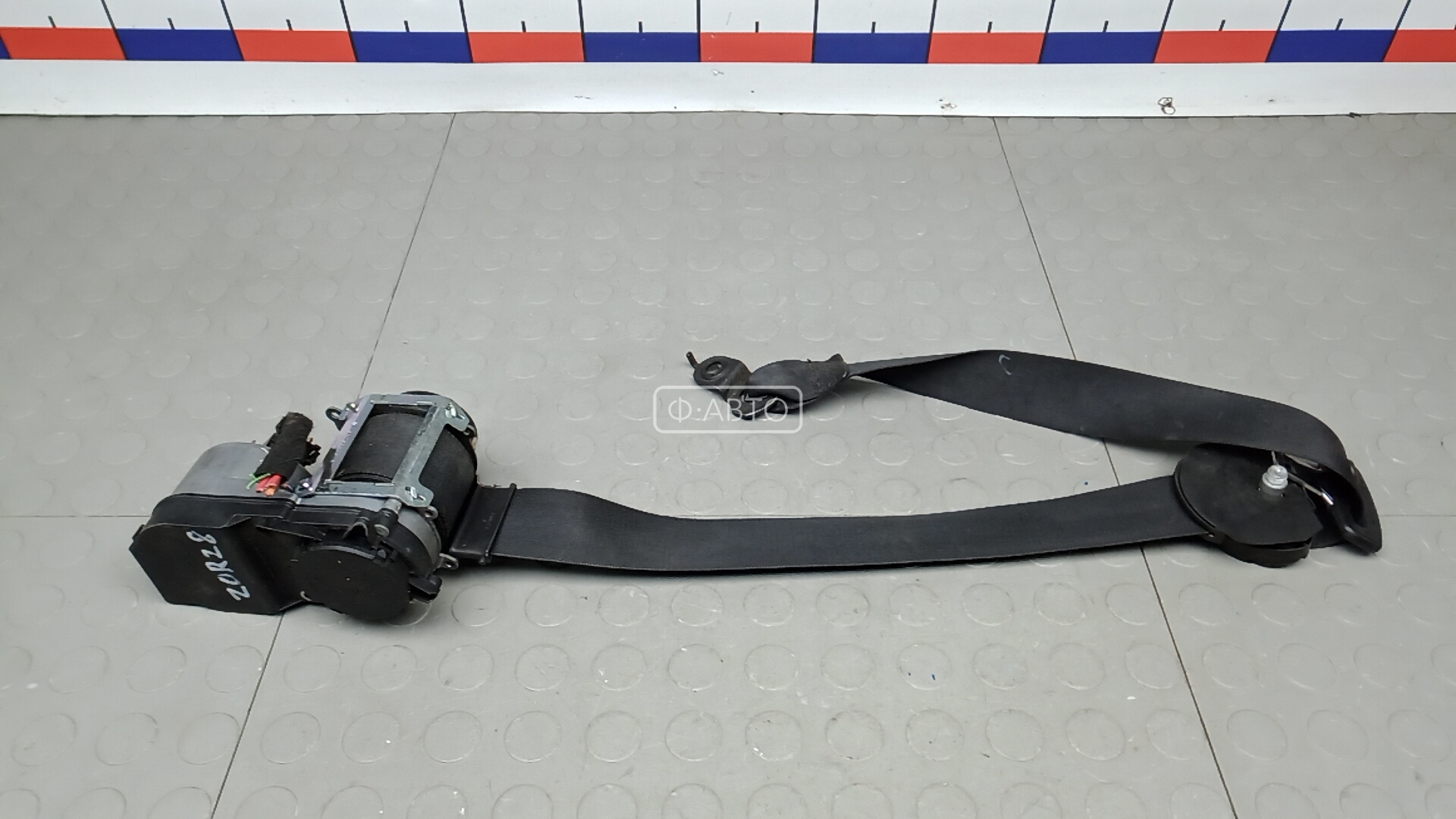 Ремень безопасности с пиропатроном сиденья переднего