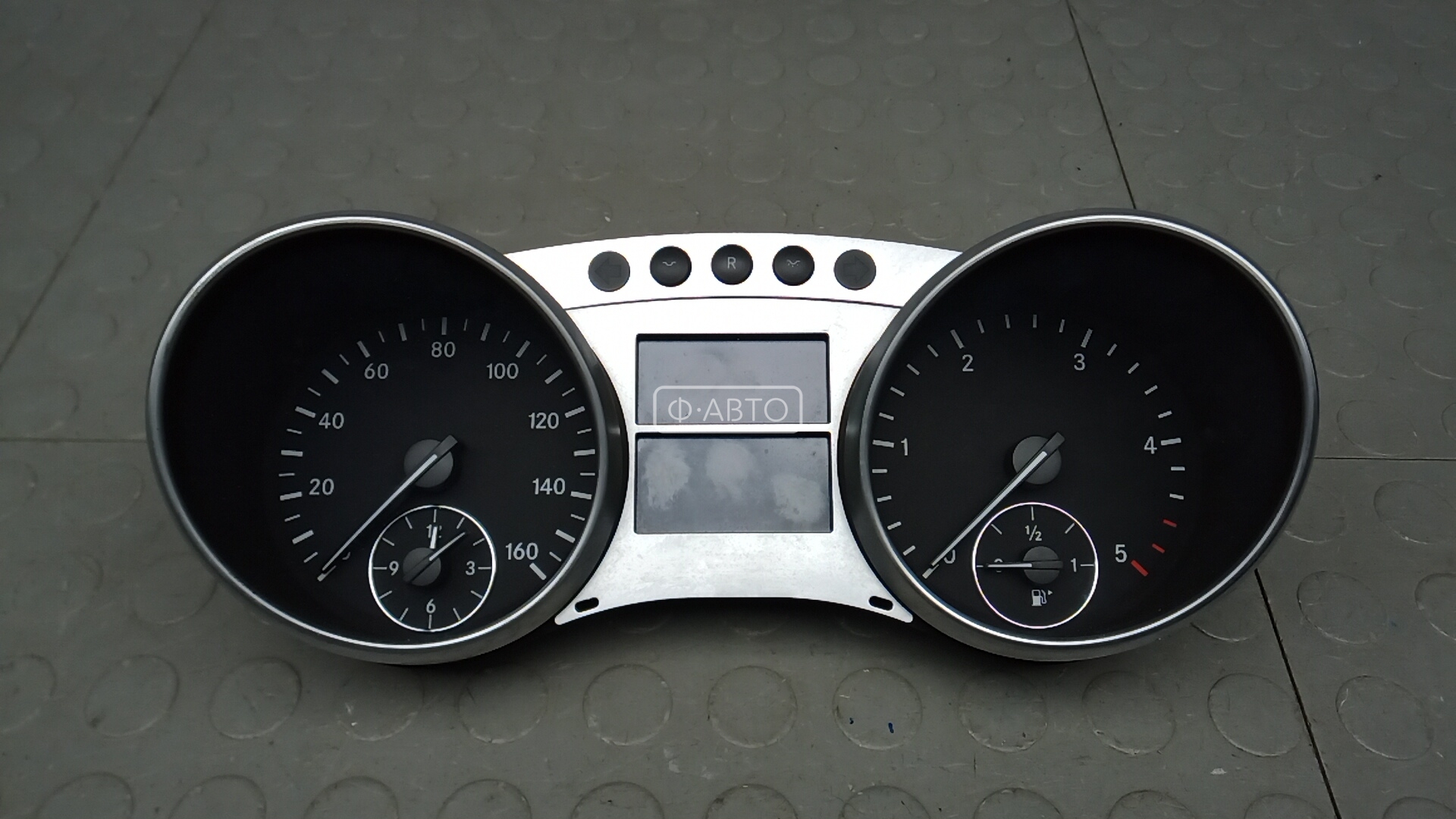 Щиток приборов