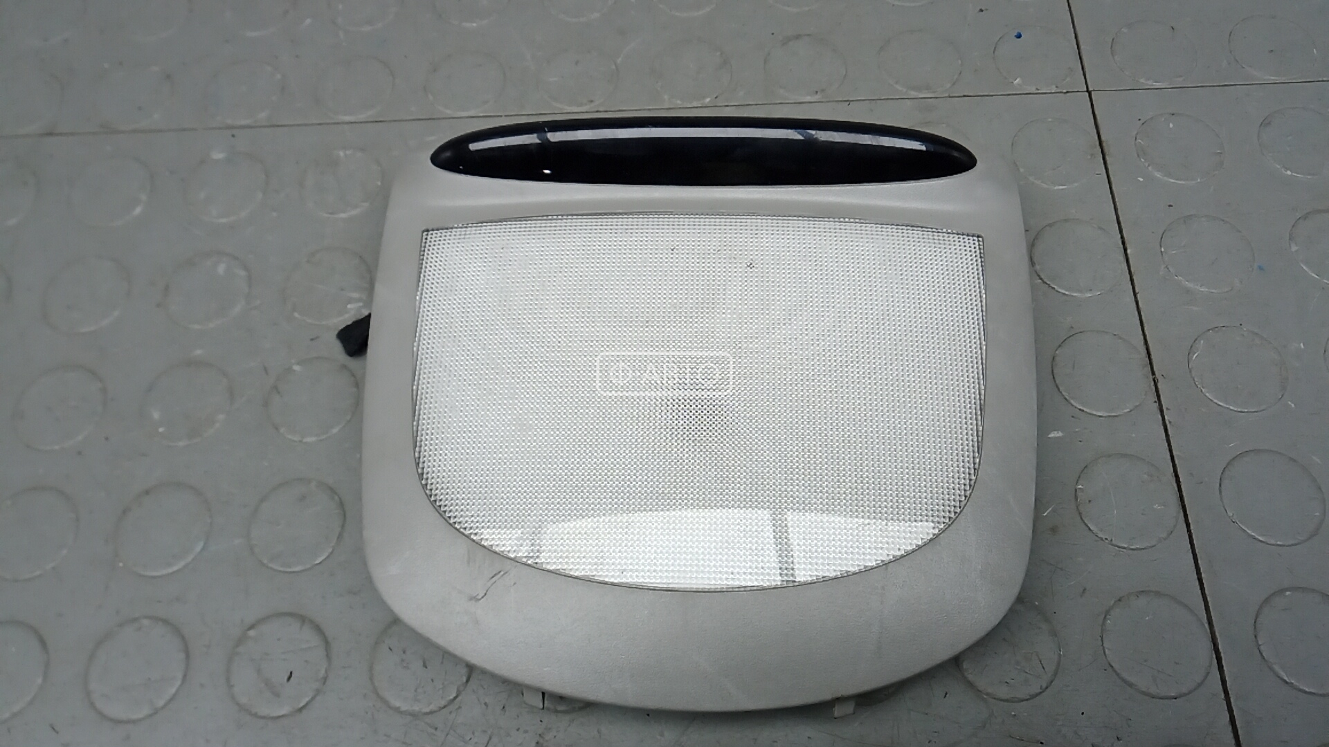 Фонарь освещения салона