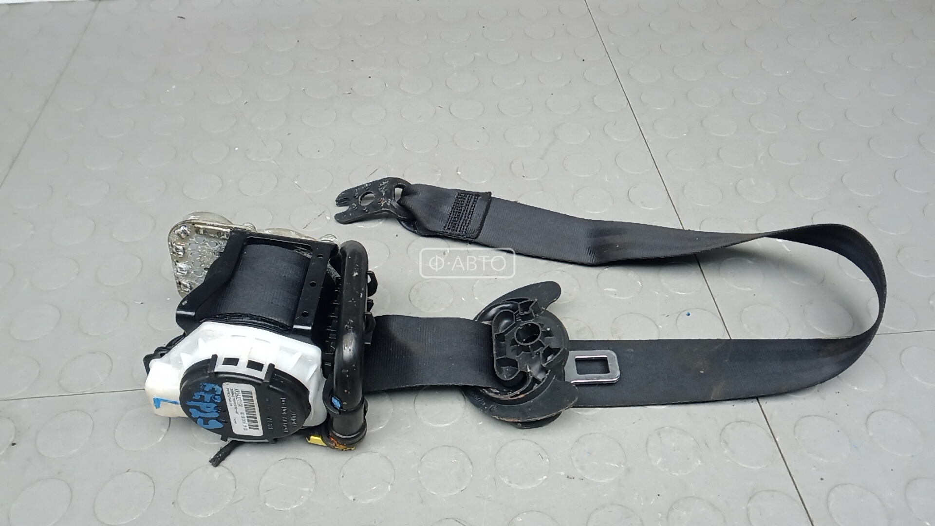Ремень безопасности с пиропатроном сиденья переднего