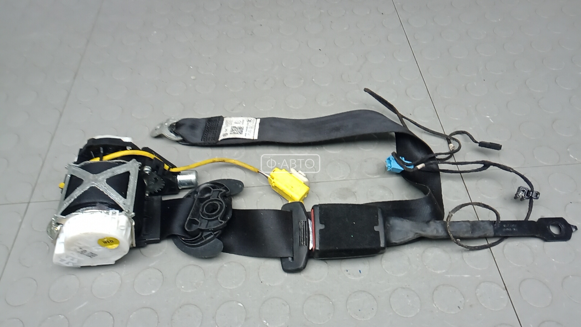 Ремень безопасности с пиропатроном сиденья переднего