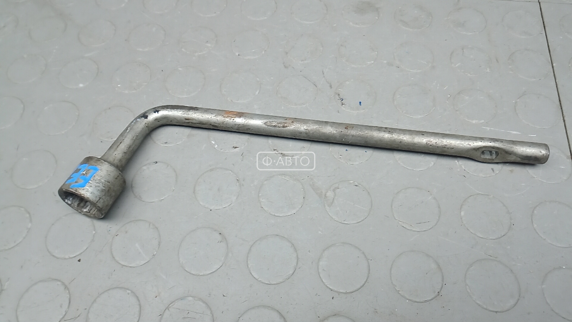 Ключ колесный