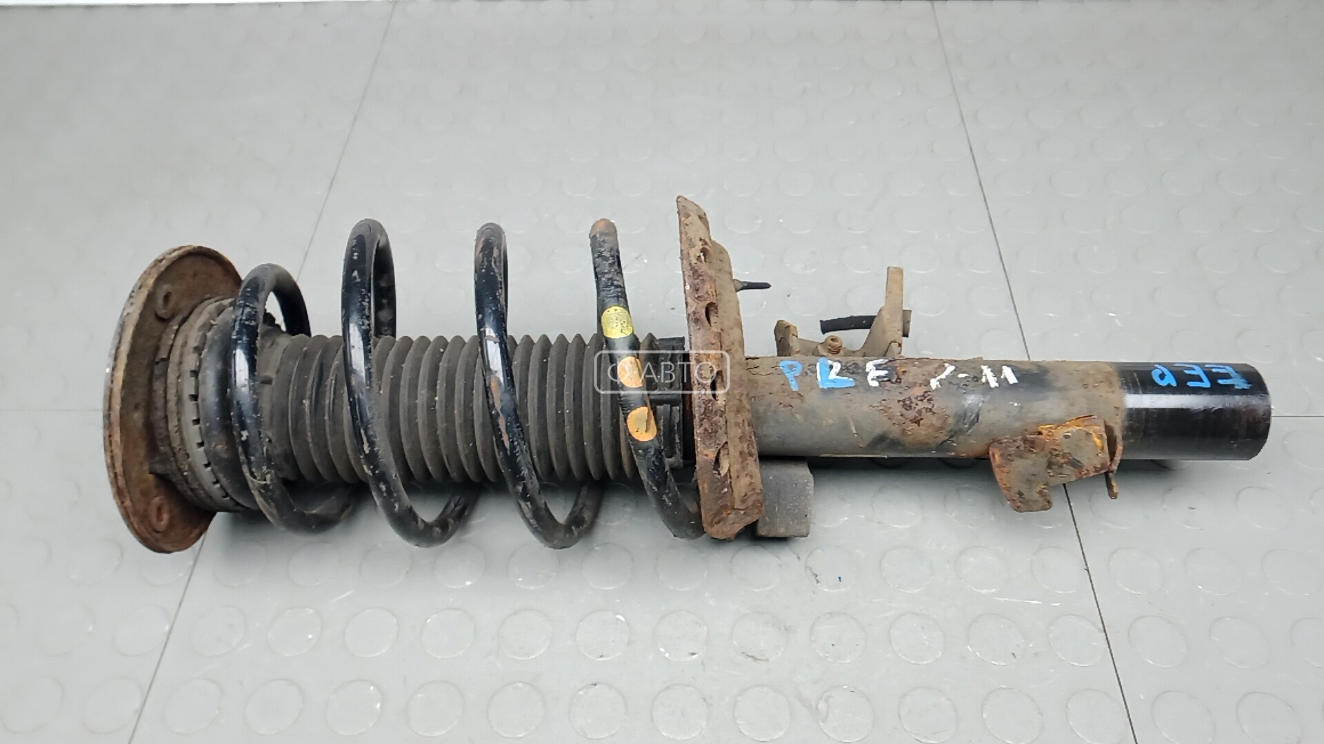 Стойка передняя левая