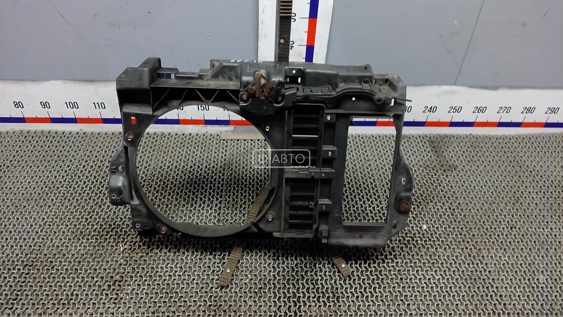 Передняя панель крепления облицовки (телевизор)